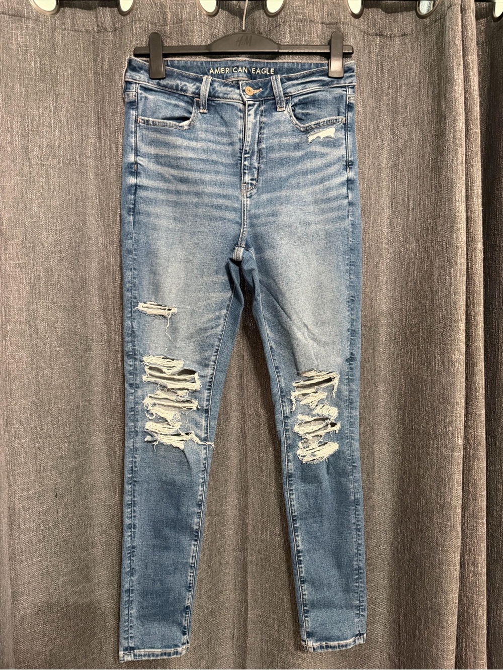 American Eagle Outfitters Light Blue Distressed Skinny Jeans